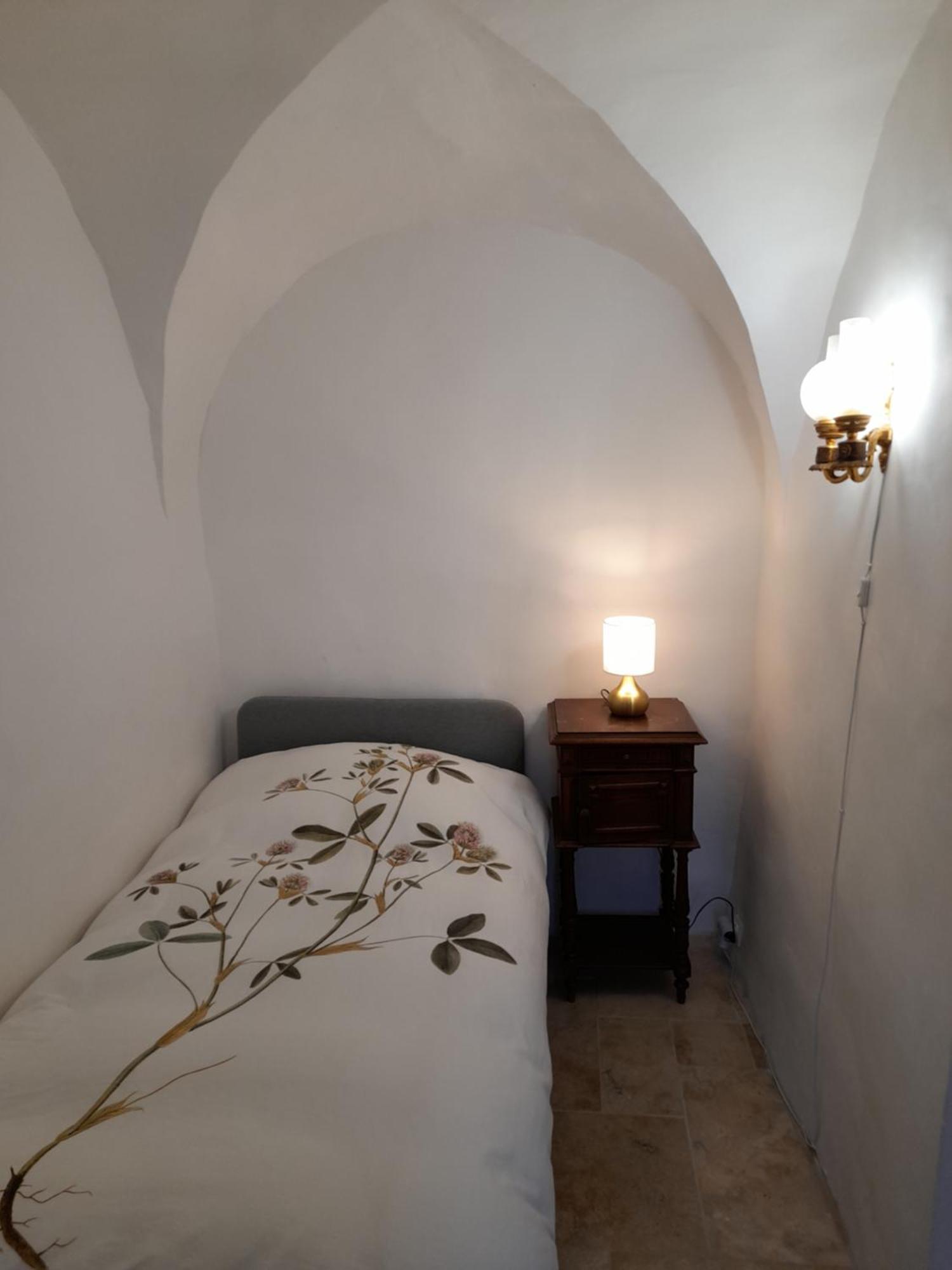 La Tour De Pezene Bed and Breakfast Anduze Exteriör bild